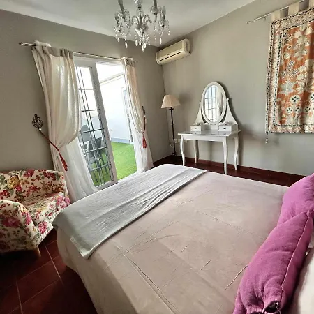 Atico Eloy Delgado شقة